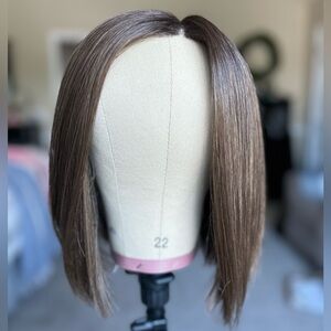 Raquel Welch, Current Events in SS Iced Mocha (RL8/12SS)